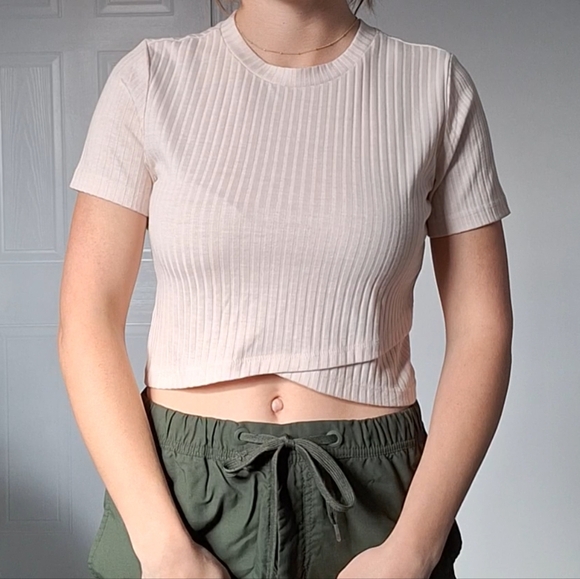 Light Pink Crop Top - Picture 3 of 7